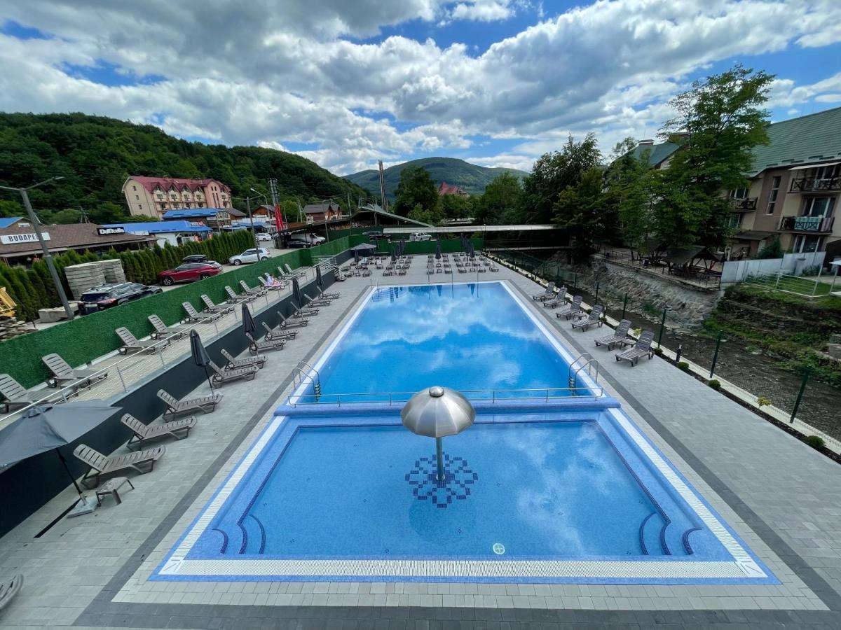 Lileya Hotel Polyana  Eksteriør billede