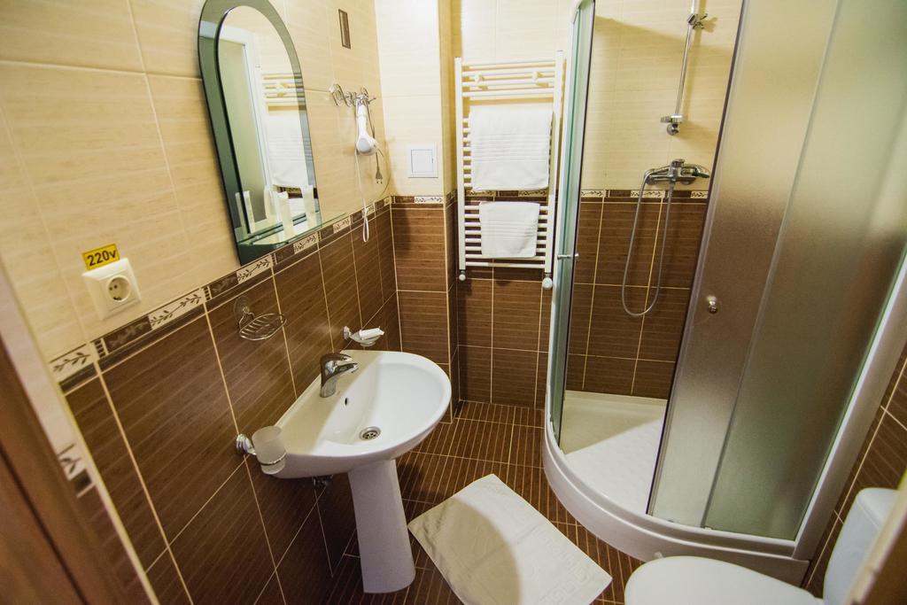 Lileya Hotel Polyana  Eksteriør billede